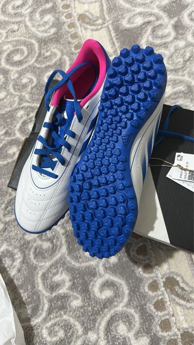 Бутсы, крассовки 39 размера продам