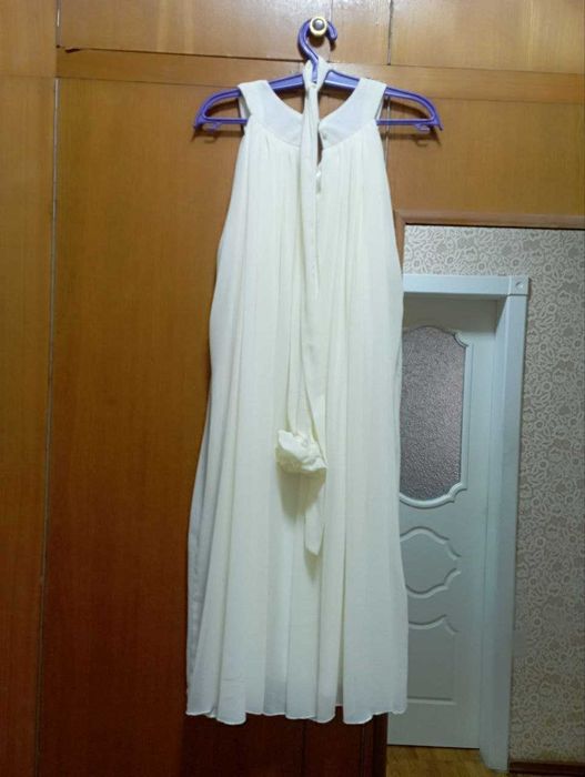 Продаются   хорошие вещи  б/у на девушку 18-20 лет летние и зимние