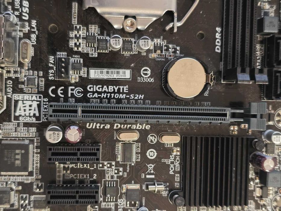Placa de baza GIGABYTE GA-H110M-S2H + procesor I3 7100