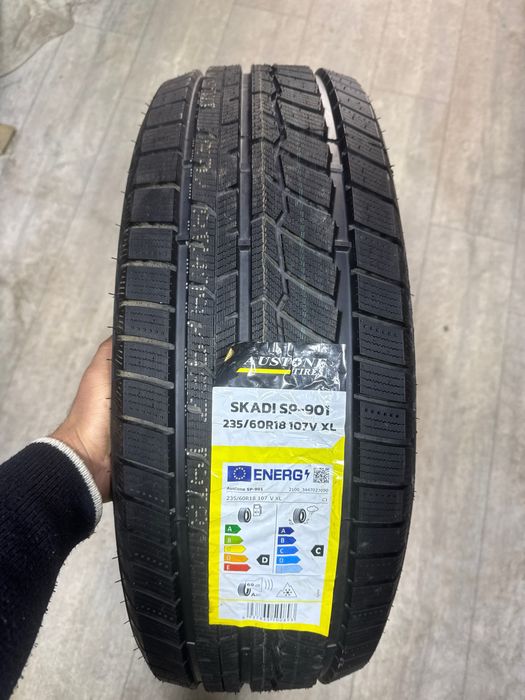 Austone 235/60/18 zimniy