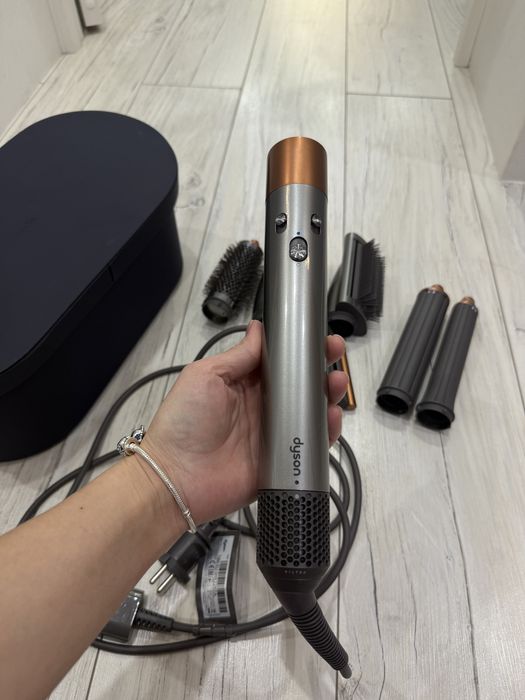 Фэн Dyson стайлер