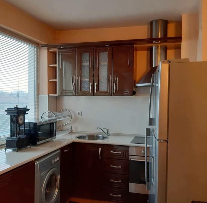 Дава се под наем Тристаен апартамент в Пловдив, Южен - 90 кв.м за 460 € - Снимка #1