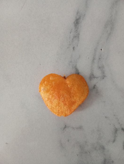 Продаю чипс виде сердца в отличном состоянии