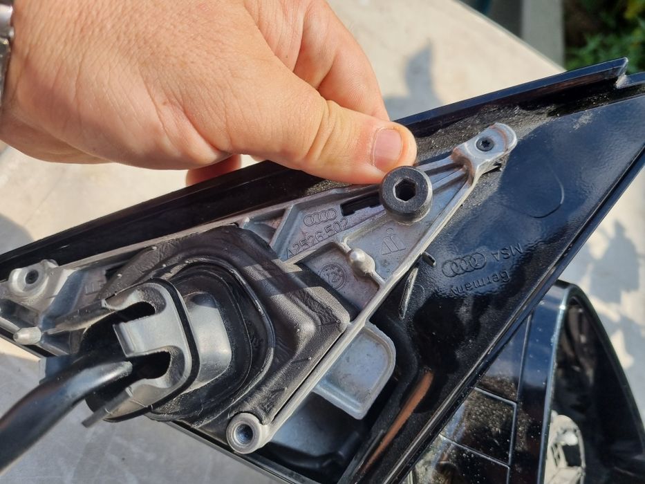 Vand oglinzi electrice cu rabatare si side assist unghi mort audi a8