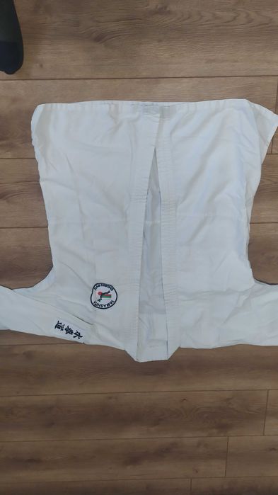 Продавам детско кимоно