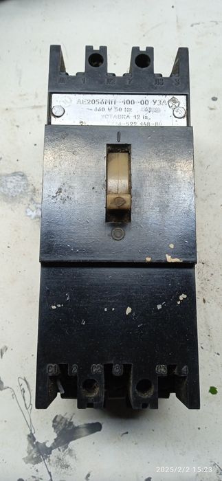 Продам автоматы 3 фазные,трансформаторы тока,трансформатор 220/36