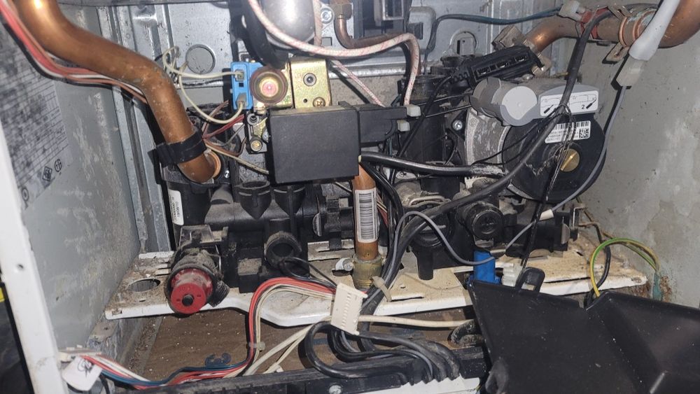 Vând piese centrala Ariston BS 24 FF