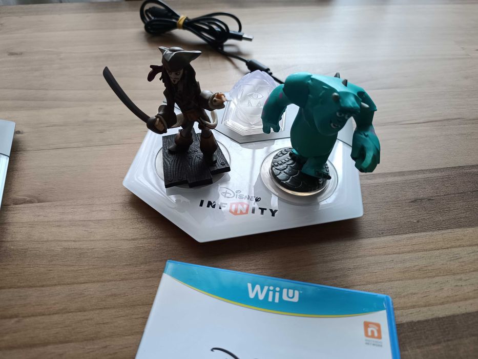 WiiU Disney Infinity Seturi complete cu joc bază portal figurine