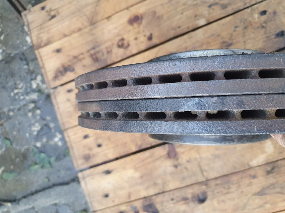 Спирачни дискове Audi A4 B6 2.5 180