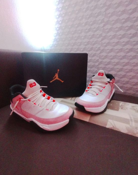 Jordan Max Aura 3 (Mesaj înainte de a comanda)
