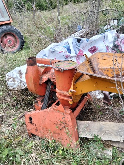 Vând moara după tractor