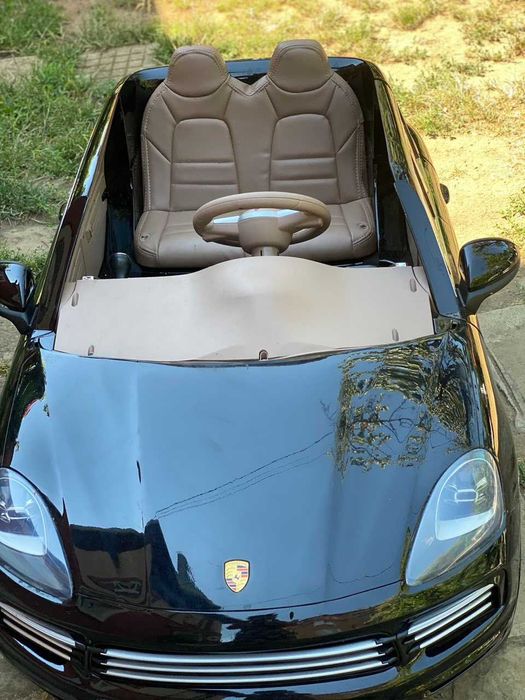 Детски Електрически коли/джипки Porsche Cayene, бяла или черна.
