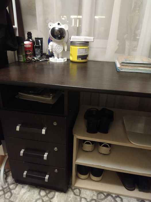 Продам компьютерныей стол/парту