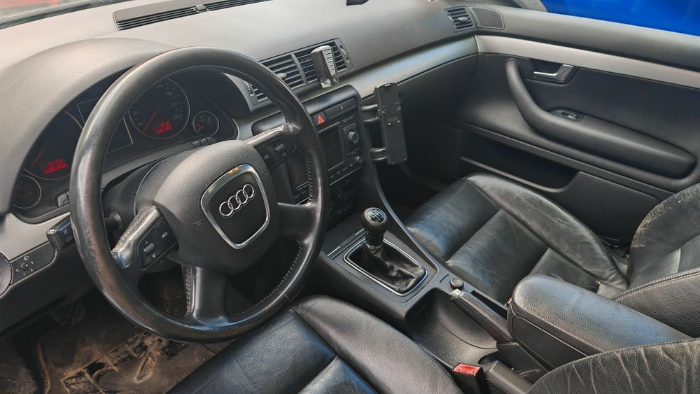 Vând Audi A4 B7 an 2006 motorizare 2.0 TDI BPW 140 CP .