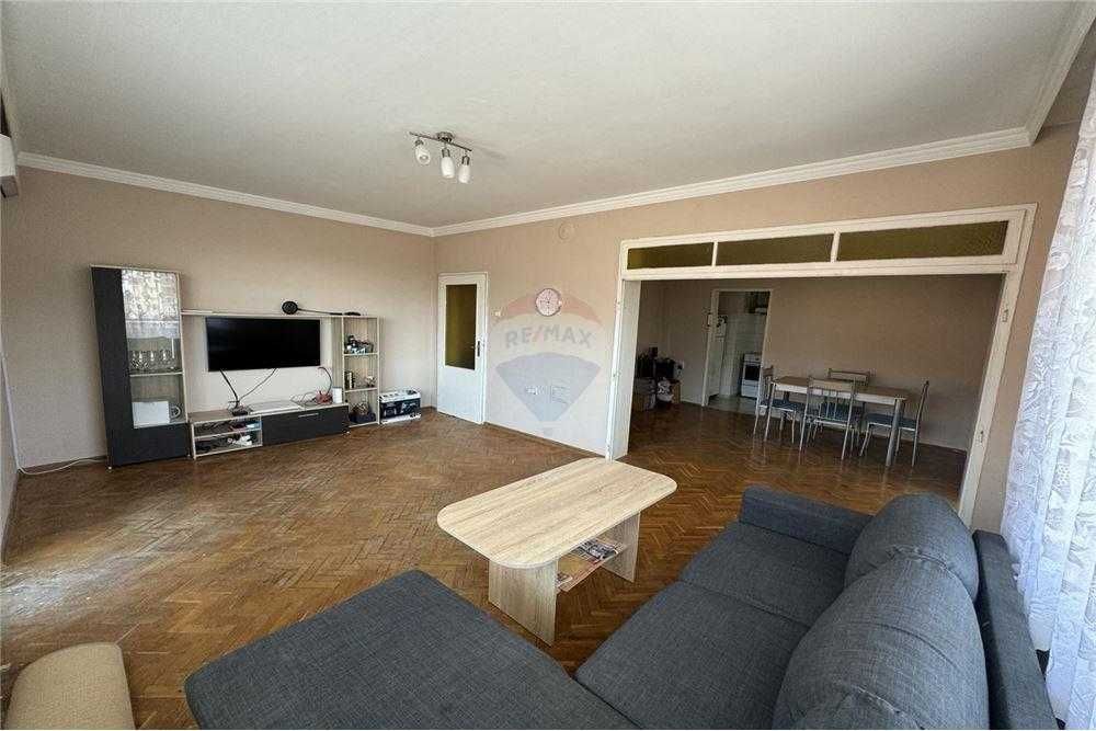 Продава се Етаж от къща в Шумен, Томбул джамия - 109 кв.м за 1264 €/кв.м - Снимка #1