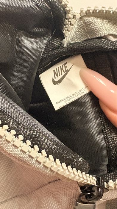 Borseta Nike culoare gri