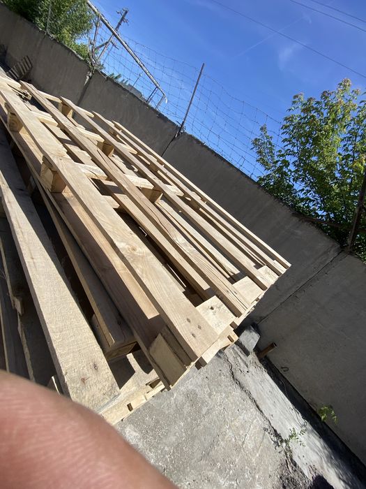 Продам поддоны по 1200 тг самовывоз