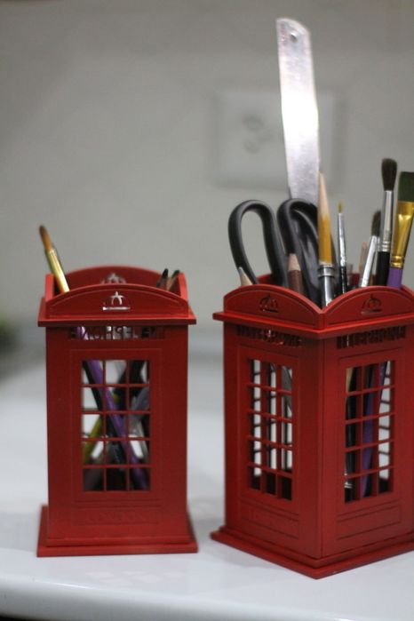 Телефонная будка". Деревянный органайзер для канцелярии.