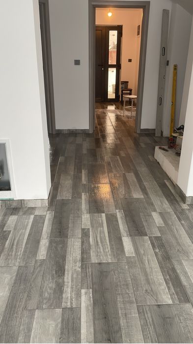 Realizez tencuieli interioare , finisaje, gresie, faianță.