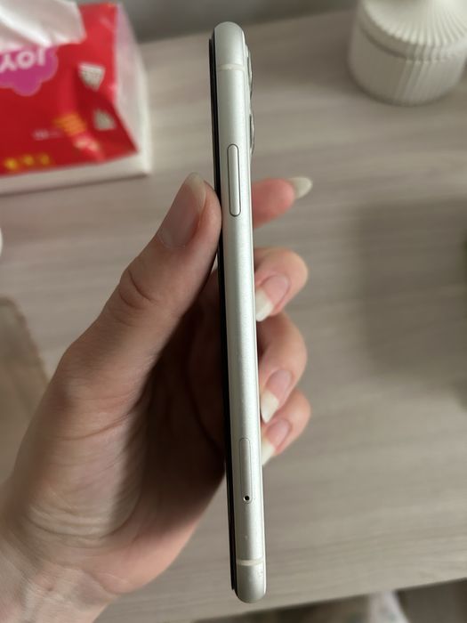 Продам iphone 11 на 128 Ггб (состояние хорошее)