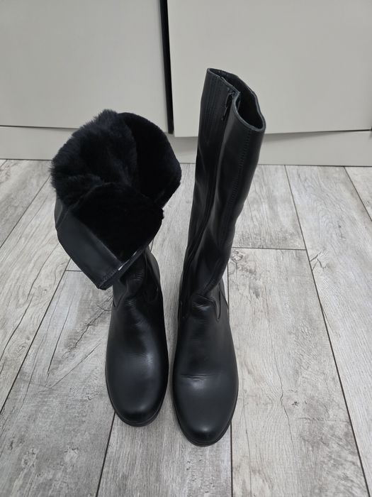 Продам новые сапоги