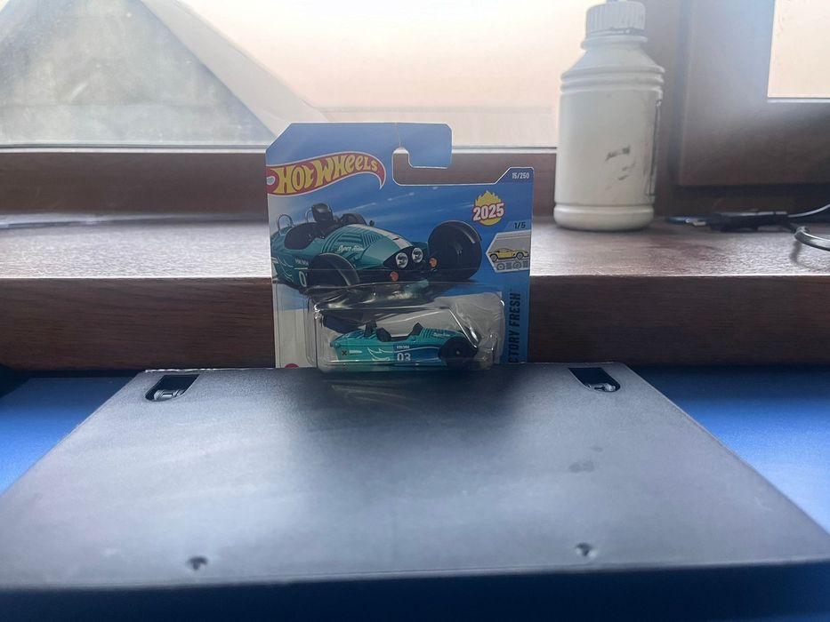 Прадам машину хот вилс