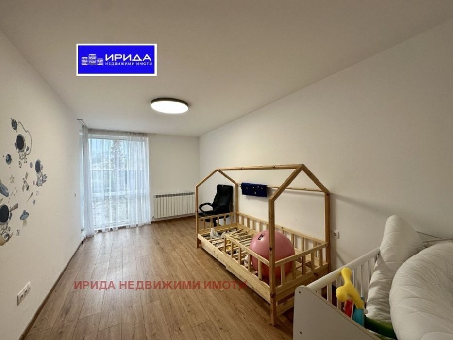 Просторен тристаен апартамент в квартал Манастирски ливади с двор