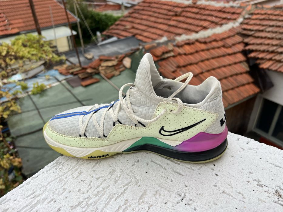 Nike LeBron 17 46