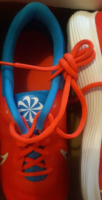 Nike revolution 4 маратонки