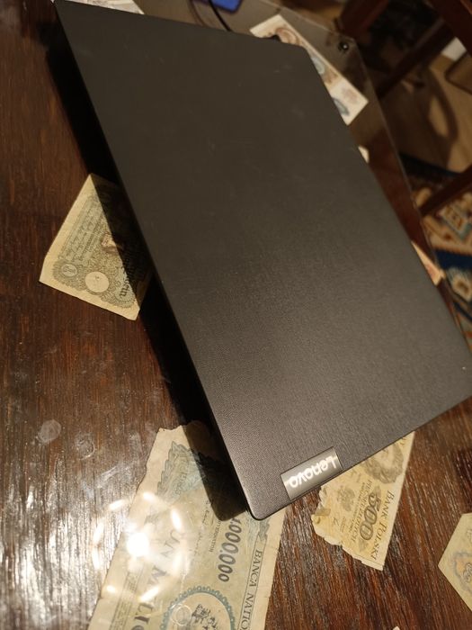 Laptop Lenovo, i3 gen8, ssd, 8gb ram