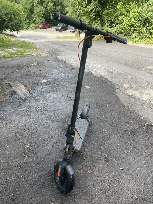 Електрическа Тротинетка NINEBOT kickscooter F2 pro. Каска и очила.