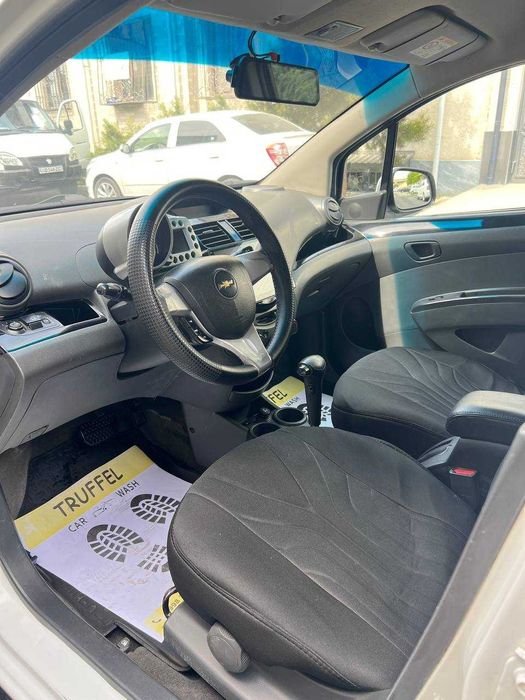 Продам Спарк автомат 2014г