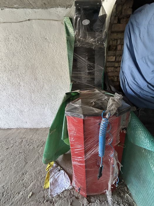 Продавам чисто нови машини за автомивка