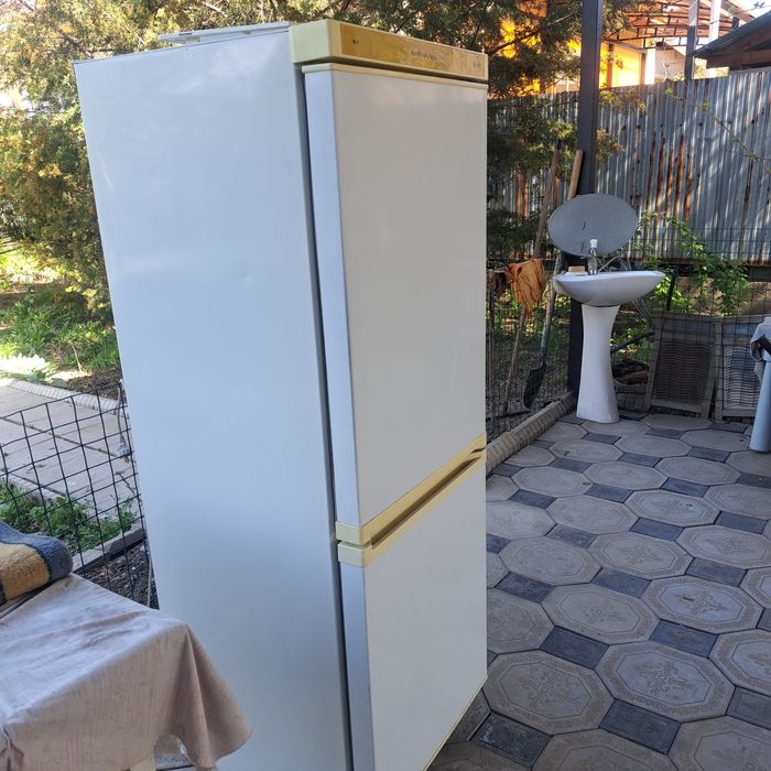 Продам холодильник