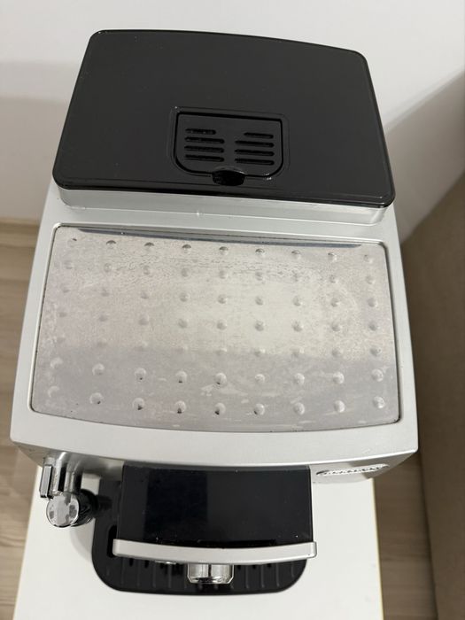 Espressor automat De’Longhi Magnifica S ECAM 23.420.SB