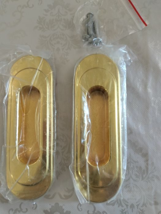 Ручки для дверей купе