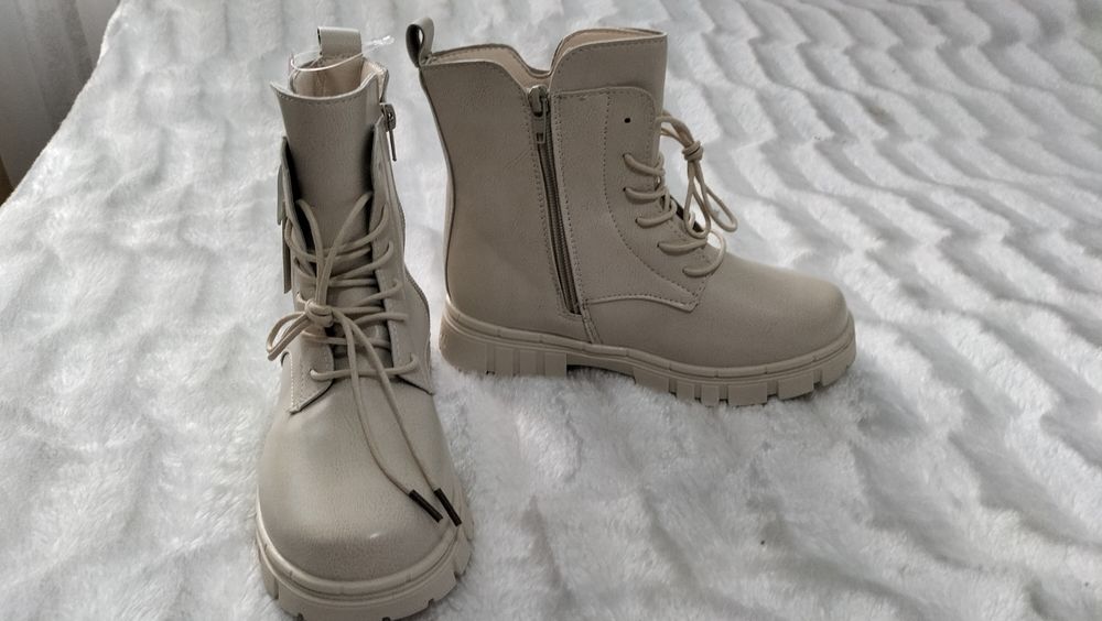 Продам обувь для девочки