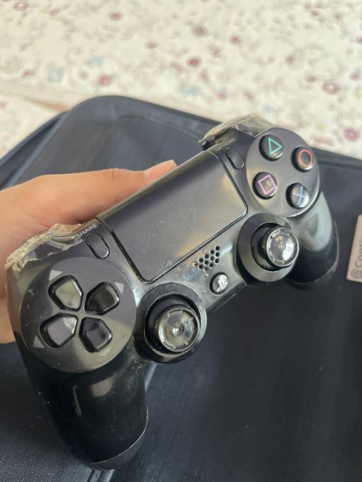PS4 + 3 джойстик +сумка