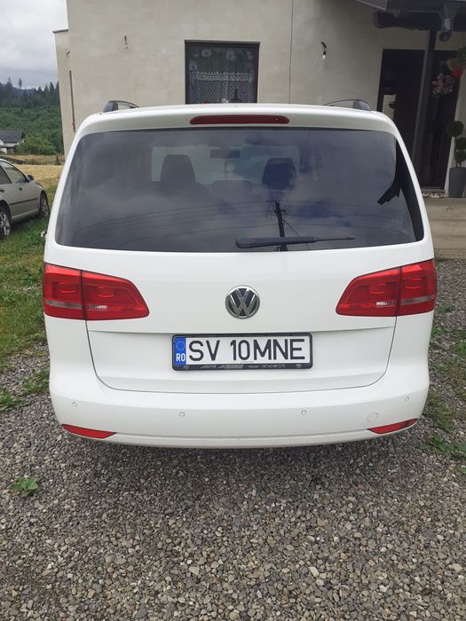 Vând Volkswagen Touran 1.6 TDI, an 2011
