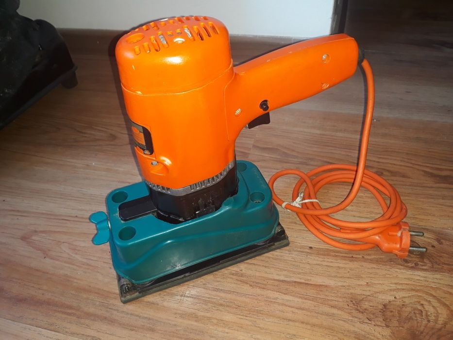 Английска бормашина Black and decker