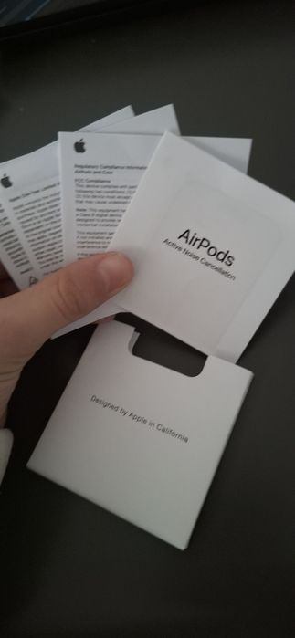 Air Pods 4 nou cu cutie