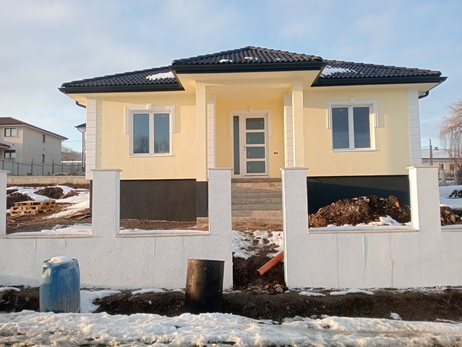 Vând casă single in cisnadie teren 500 mp