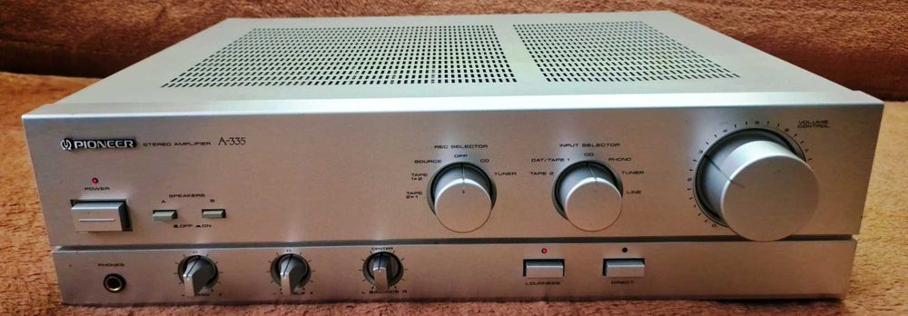 Pioneer A-335 statie amplificator 2X40W pe 8 Ohm sau 2X50W pe 4 Ohm