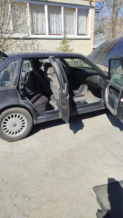 Продам машину Volvo 440