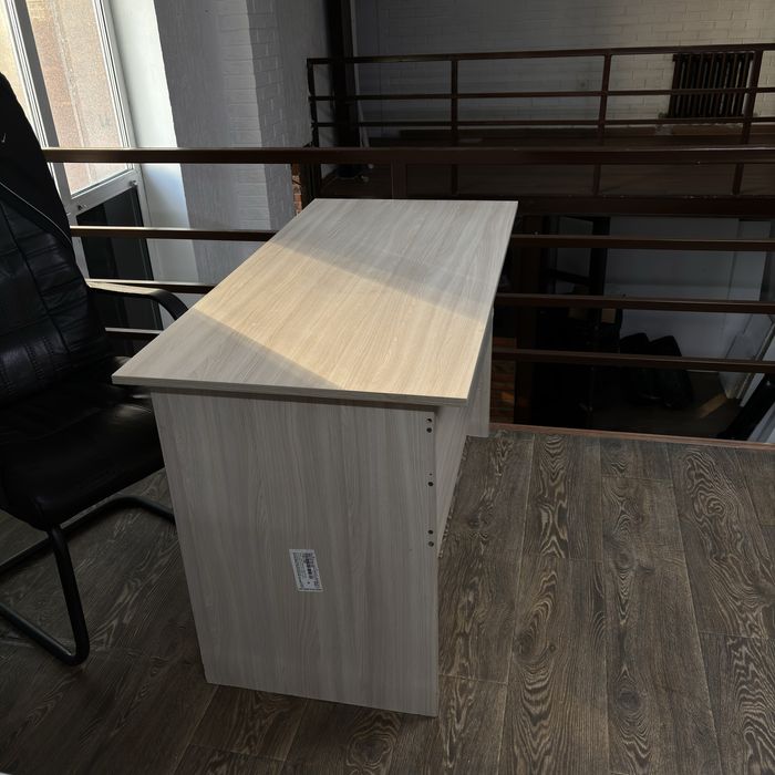 Продам офисный стол Недорого