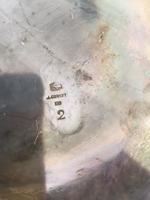 посребрен поднос за сервиране на храна