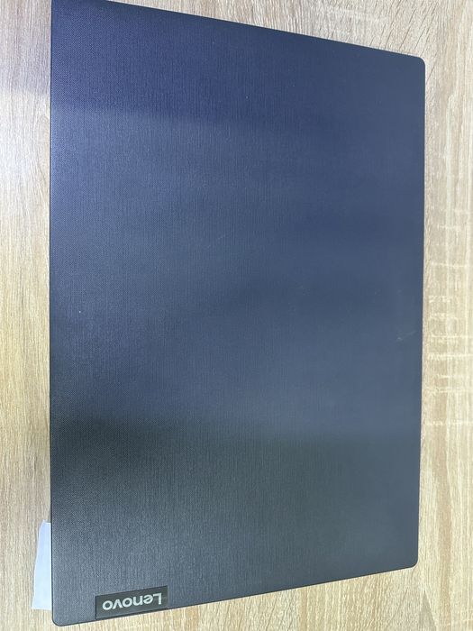 Ноутбук lenova.