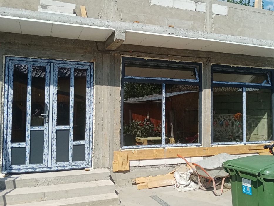 Tamplerie PVC cu geam termopan cu posibilitate si in rate