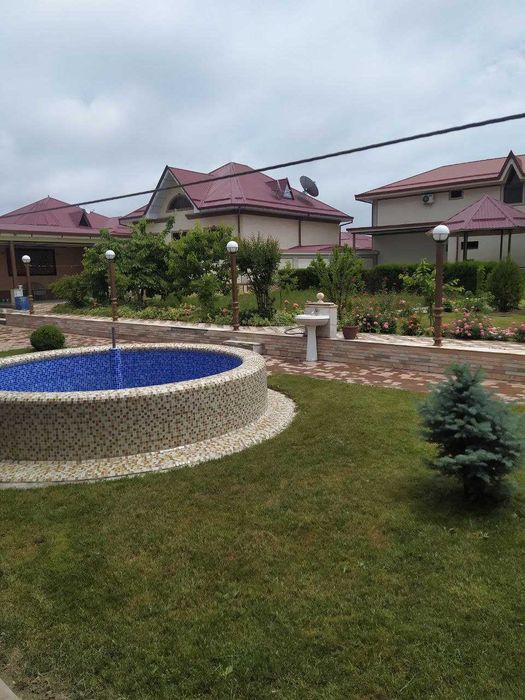 Олтинтепа(Циолковская).Продам дом на 10сотках.Фасад 35м.Можно по 6сот.