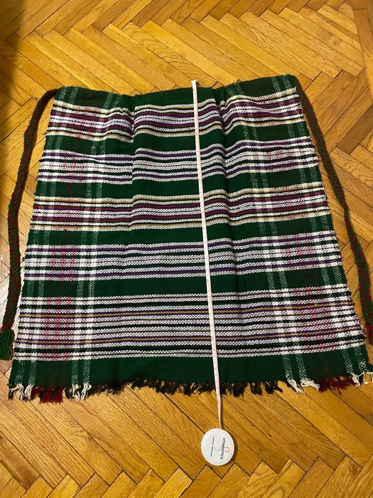 Fote din lana țesute la razboi